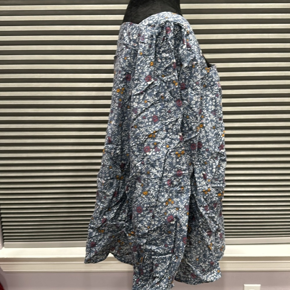 Floral blouse - Picture 3 of 3